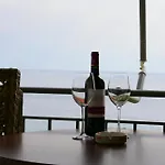Bella Vista * Borsh