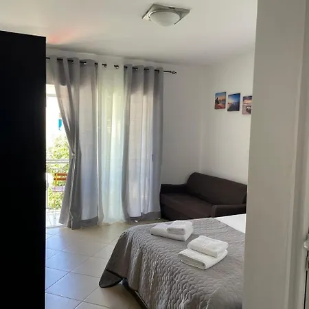 Bella Vista Apartment *
