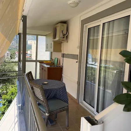 Bella Vista Apartment *